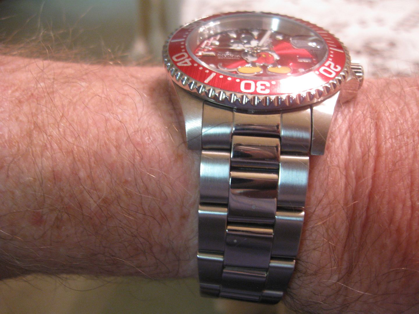 invicta mickey mouse pro diver